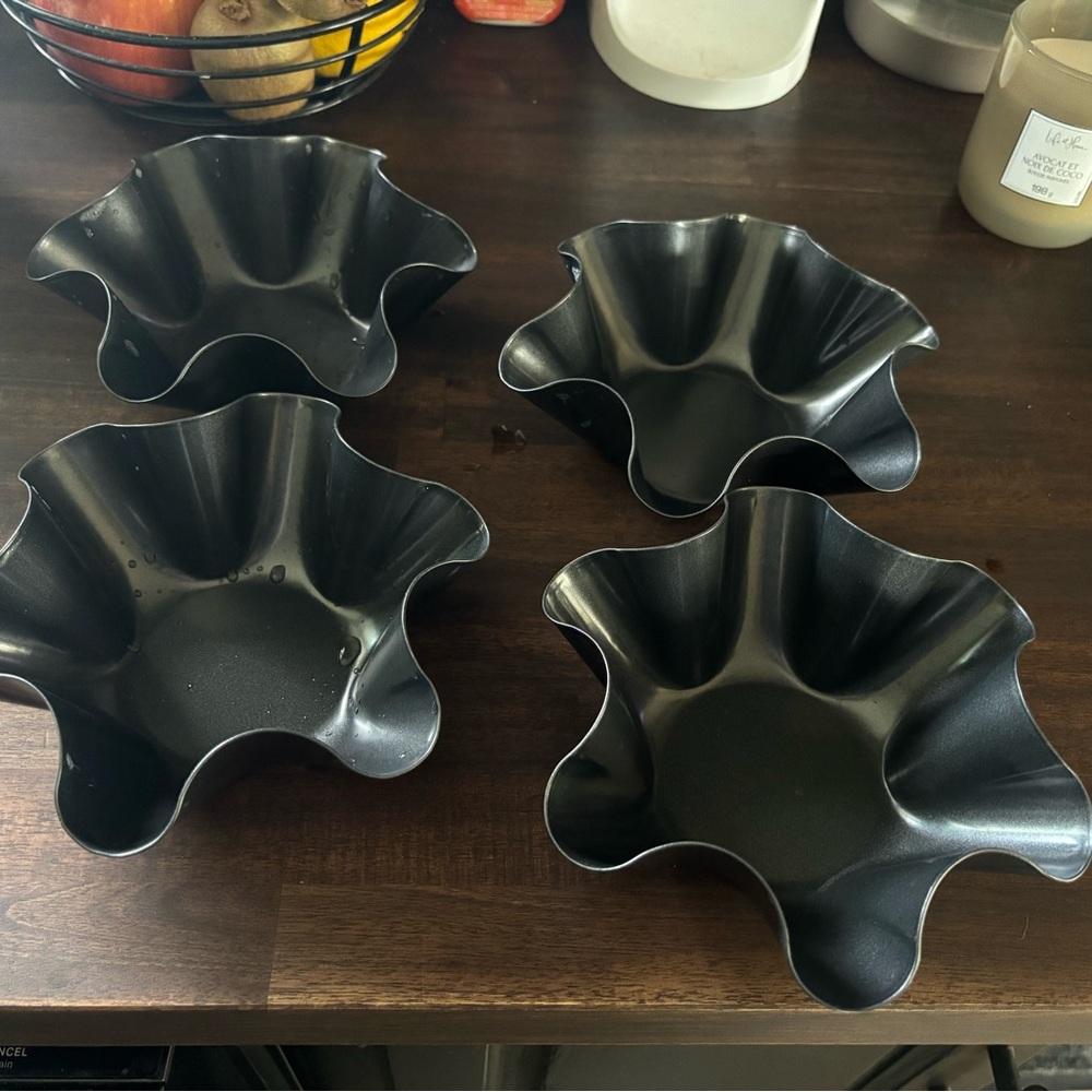 Black Flower-Shaped Taco Holders